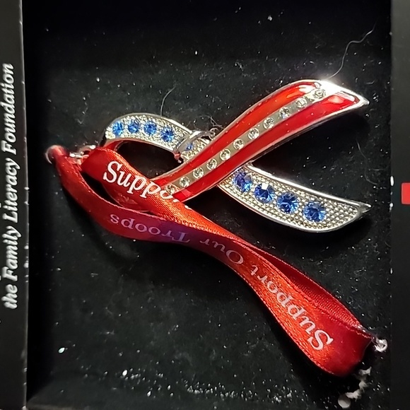NEW HARVEY LEWIS  CRYSTALS SWAROVSKI SUPPORT OUR TROOPS ORNAMENT - Picture 2 of 3